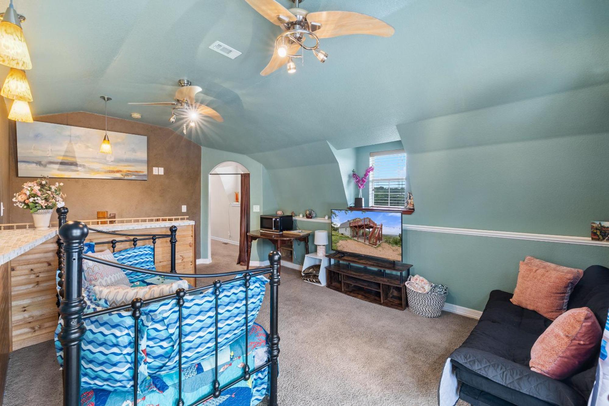 Entire 2Br 2Ba Hilltop View Home Sleeps 8 Pets 4 Acres Jacuzzi Central Ac Kingbeds Free Wifi-Parking Kitchen Washerdryer Starry Terrace Two Sunset Dining Patios Grill Stovetop Oven Fridge Onsitewoodedhiking Wildlife Coveredpatio4Pets & Birds Singing! ماربل فولز المظهر الخارجي الصورة